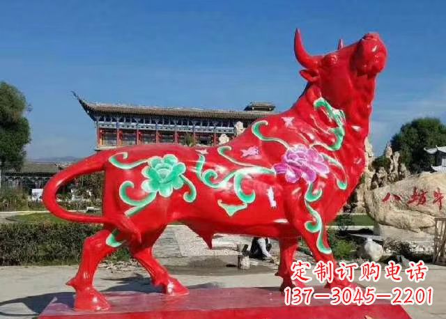 嘉兴玻璃钢红牛雕塑