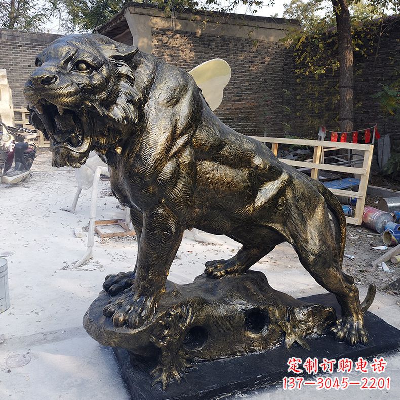 嘉兴玻璃钢制老虎雕塑
