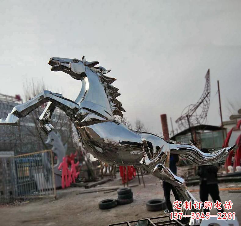 嘉兴不锈钢奔跑马雕塑驰骋在人间的艺术精灵