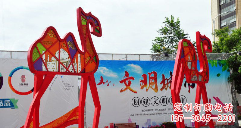 嘉兴不锈钢抽象骆驼动物雕塑