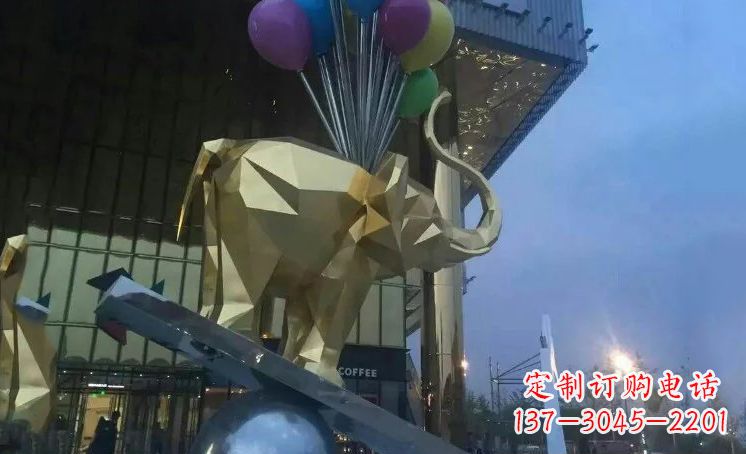 嘉兴大象踩高跷——点缀城市景观