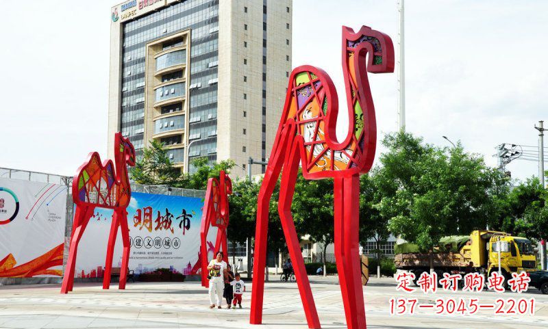 嘉兴不锈钢大型抽象骆驼雕塑