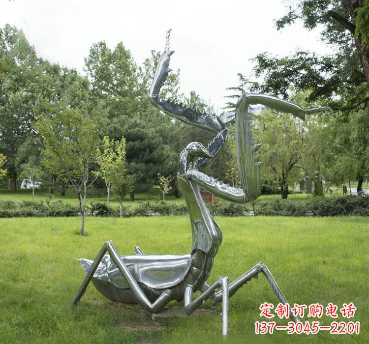 嘉兴不锈钢螳螂雕塑精雕细琢的艺术瑰宝