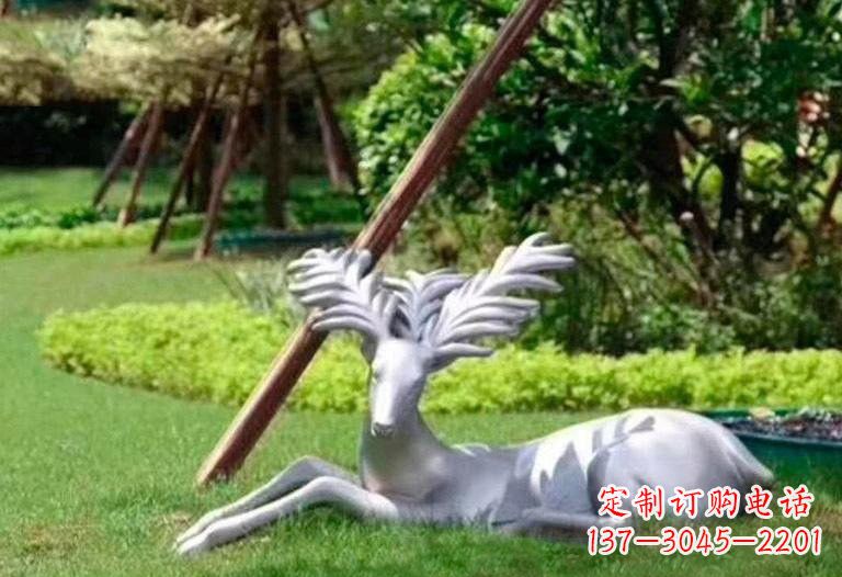 嘉兴不锈钢公园大角鹿雕塑精致而美丽