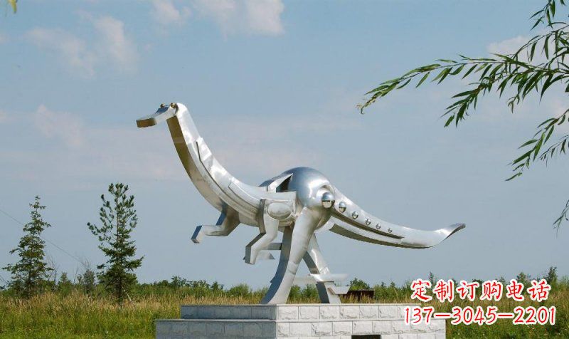 嘉兴不锈钢鸭嘴龙雕塑艺术与自然完美结合