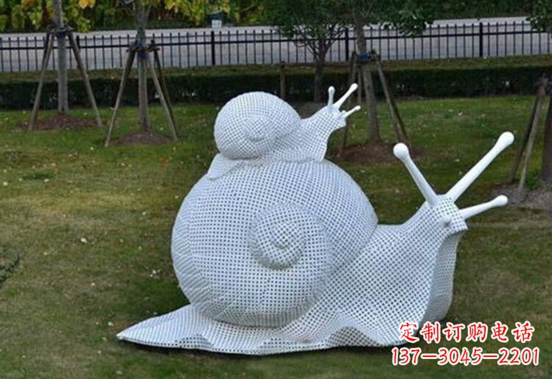 嘉兴不锈钢公园的“母子蜗牛”雕塑