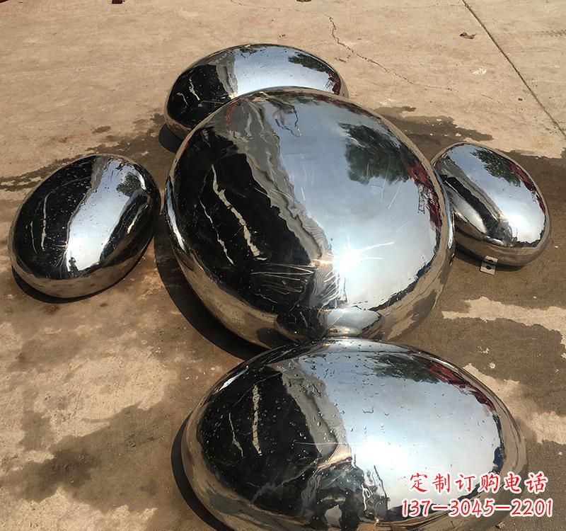 嘉兴不锈钢水滴雕塑精致而又充满力量
