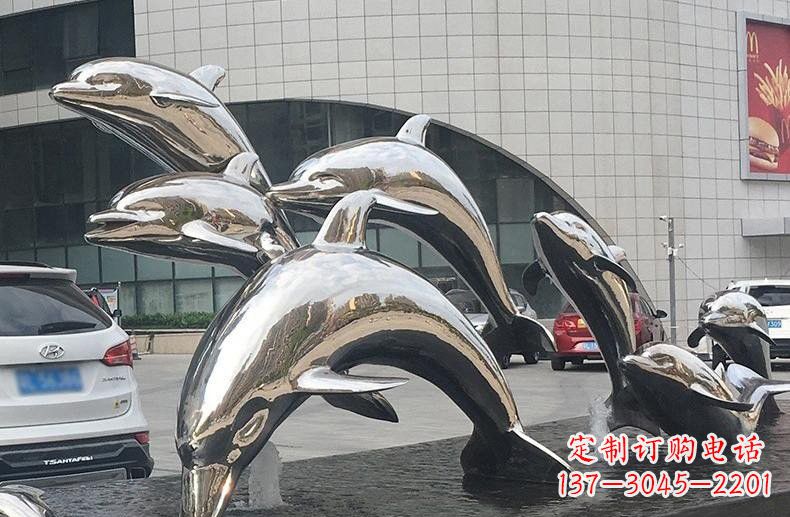 嘉兴海豚雕塑——不锈钢广场上的跳跃动态