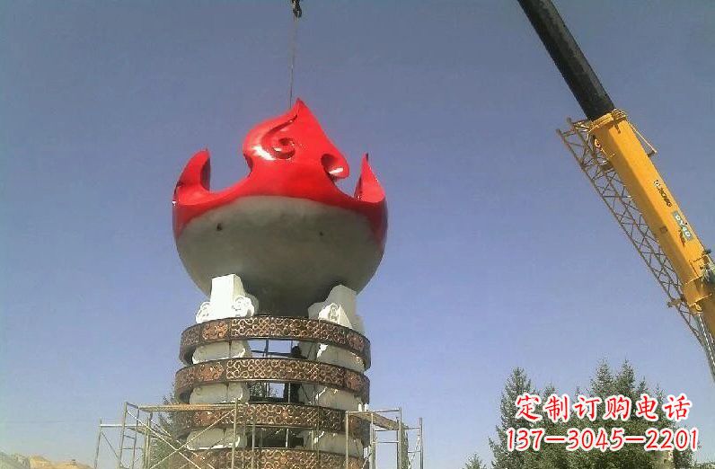 嘉兴不锈钢火炬雕塑象征着永恒的精神