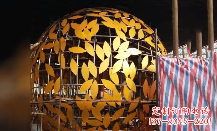 嘉兴不锈钢镂空树叶雕塑——精美绝伦
