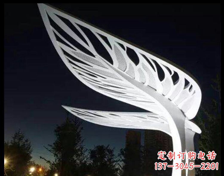 嘉兴不锈钢镂空树叶雕塑点缀景观