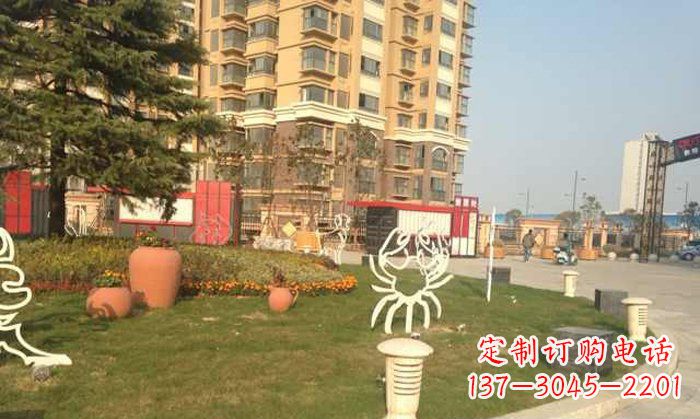 嘉兴不锈钢螃蟹雕塑精致美观的艺术之作