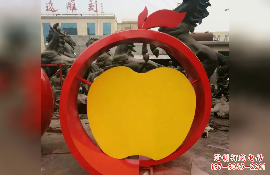 嘉兴不锈钢苹果雕塑——见证爱与和平