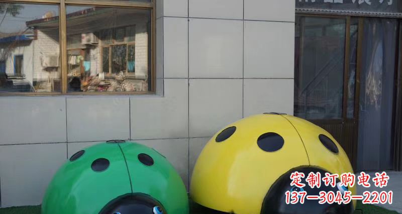 嘉兴不锈钢瓢虫雕塑精致而富有艺术感