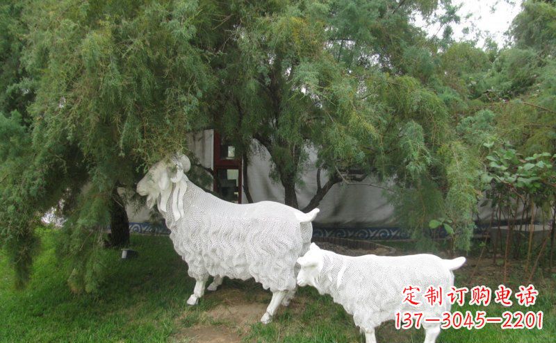 嘉兴不锈钢山羊雕塑静谧中的动态美