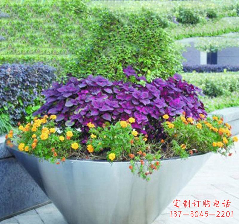 嘉兴不锈钢商场花盆雕塑