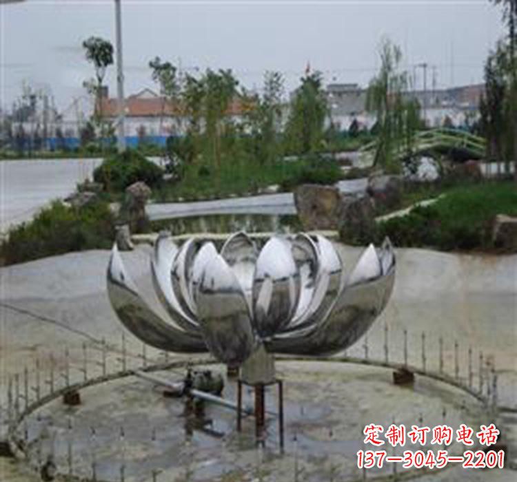 嘉兴不锈钢荷花雕塑营造美丽水景