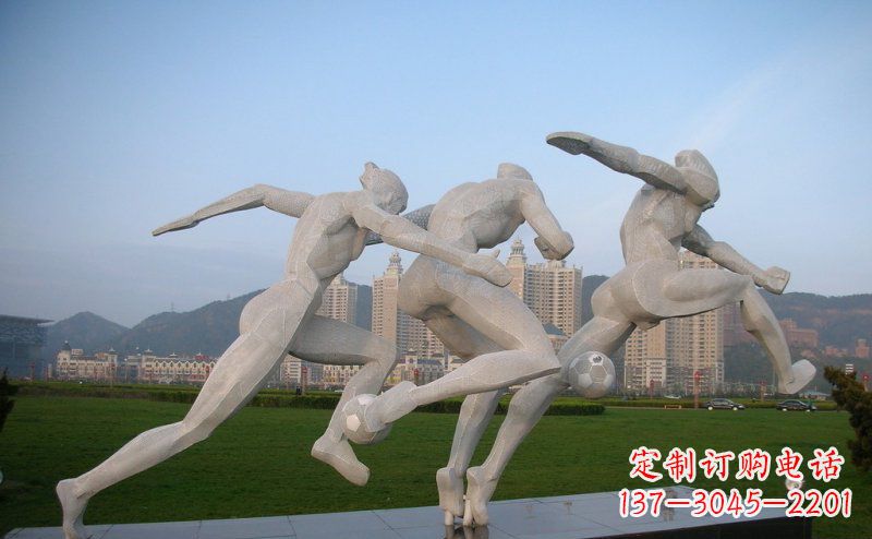 嘉兴不锈钢踢足球的人物公园景观雕塑