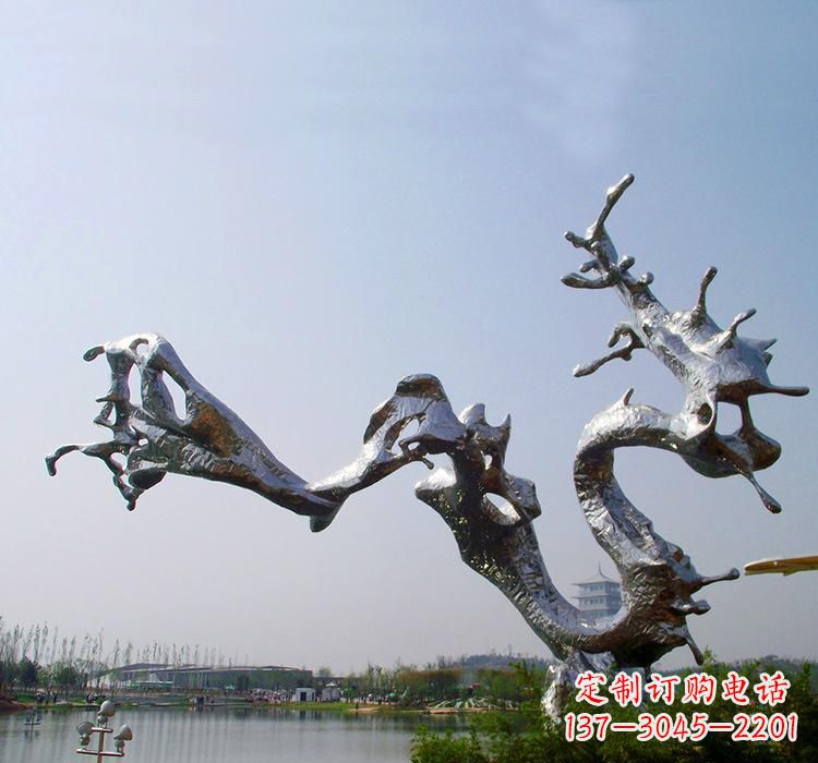 嘉兴不锈钢水滴雕塑体现自然之美