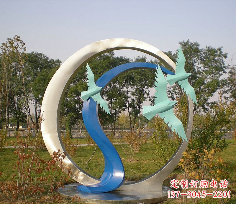 嘉兴不锈钢圆环雕塑精致而优雅