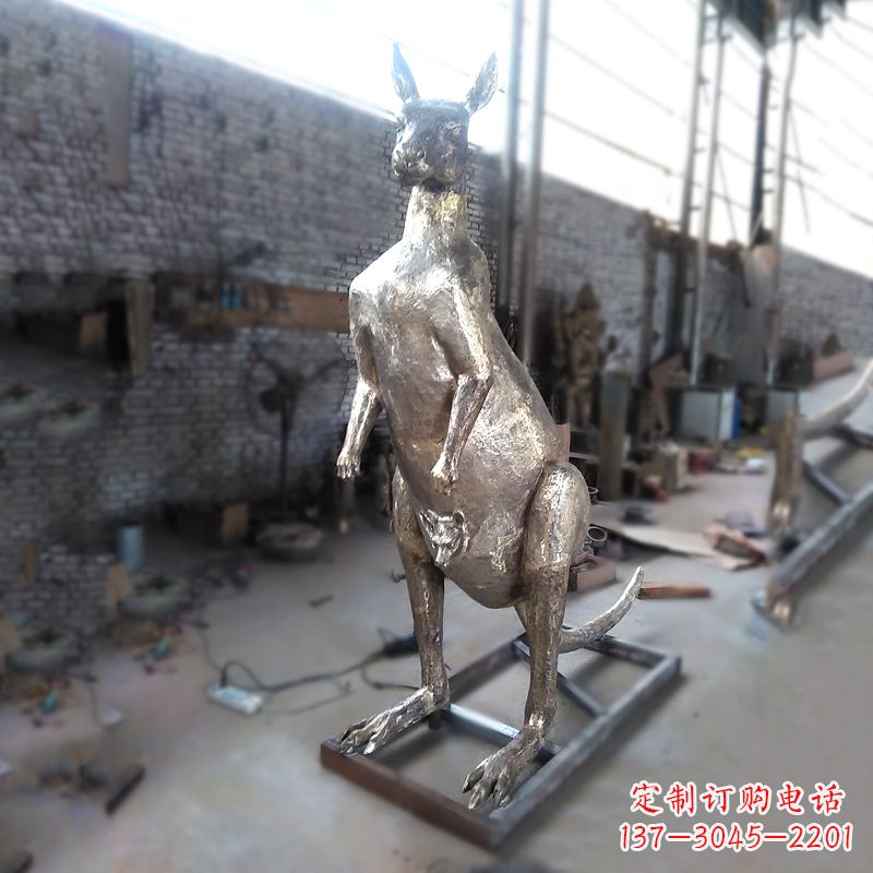 嘉兴纯铜铸造袋鼠雕塑