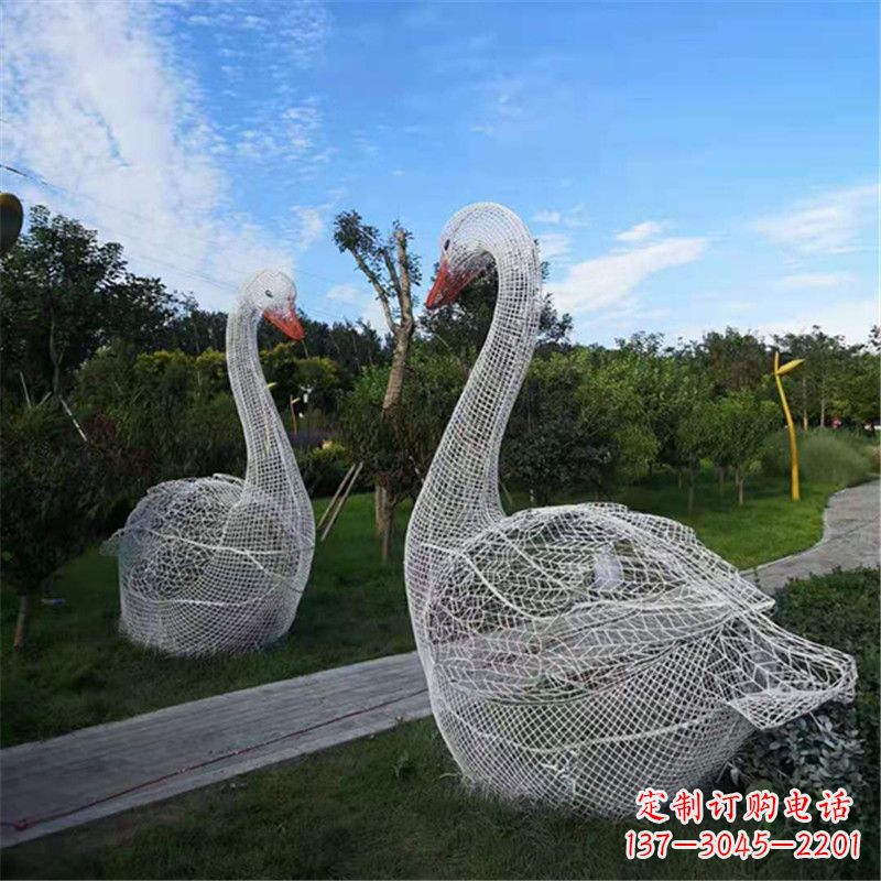 嘉兴大型网格天鹅景观动物雕塑摆件(天鹅爱心门)