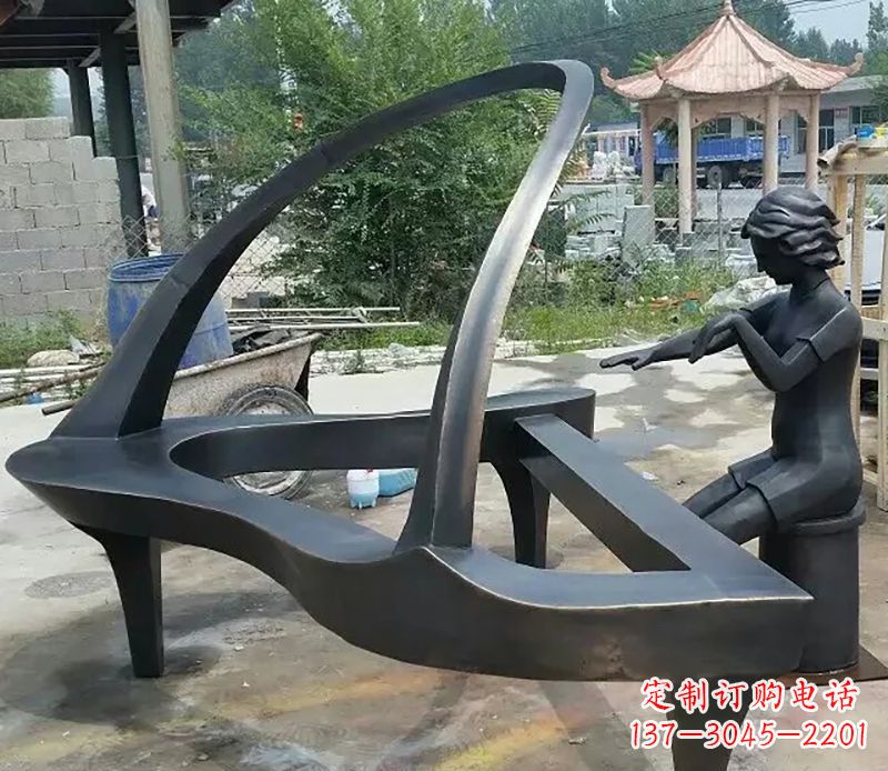 嘉兴钢琴抽象铜雕