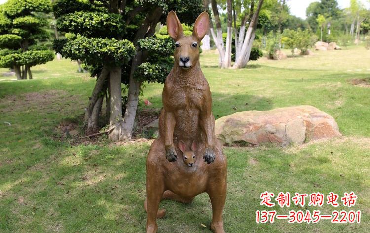 嘉兴公园玻璃钢仿真袋鼠雕塑