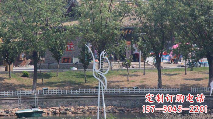 嘉兴融合瑞雪灵羽,灵灯晶莹不锈钢仙鹤雕塑