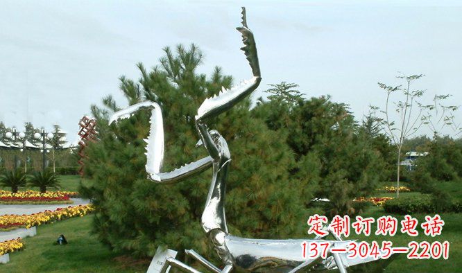 嘉兴优雅大气的不锈钢螳螂雕塑