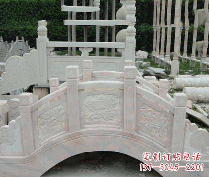 嘉兴红石拱桥雕塑