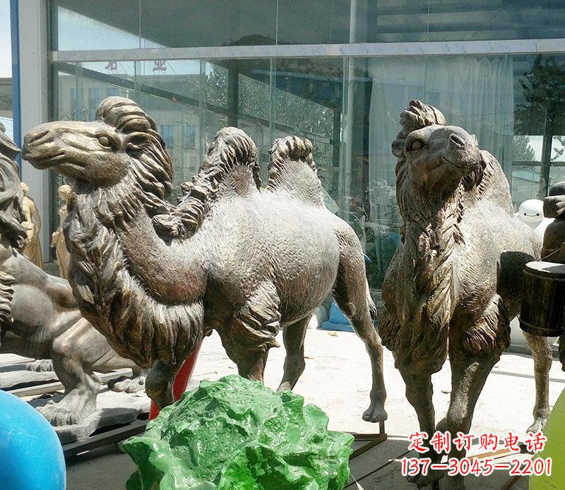 嘉兴公园骆驼动物铜雕 (2)