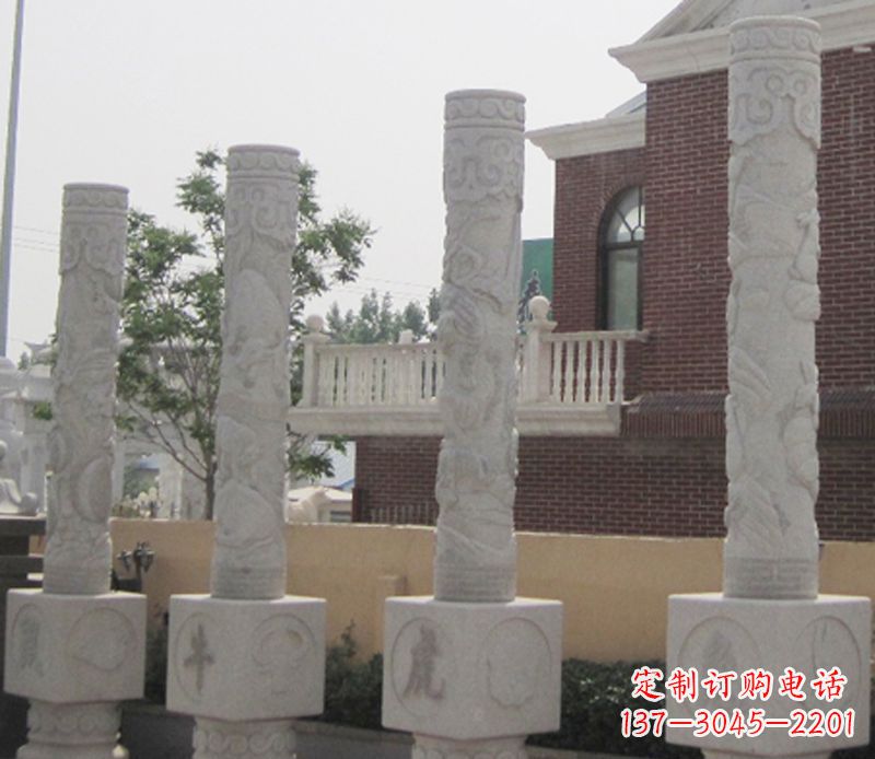 嘉兴广场十二生肖柱子石雕