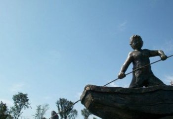 嘉兴男孩撑船铜雕，营造童趣氛围