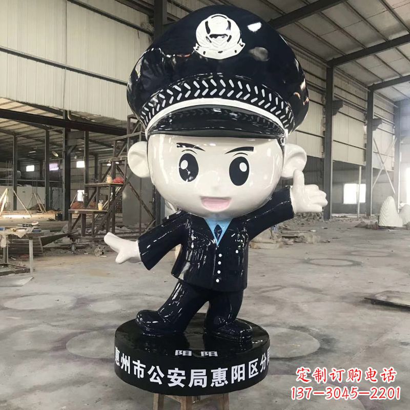 嘉兴可爱警察雕塑,萌趣满满!
