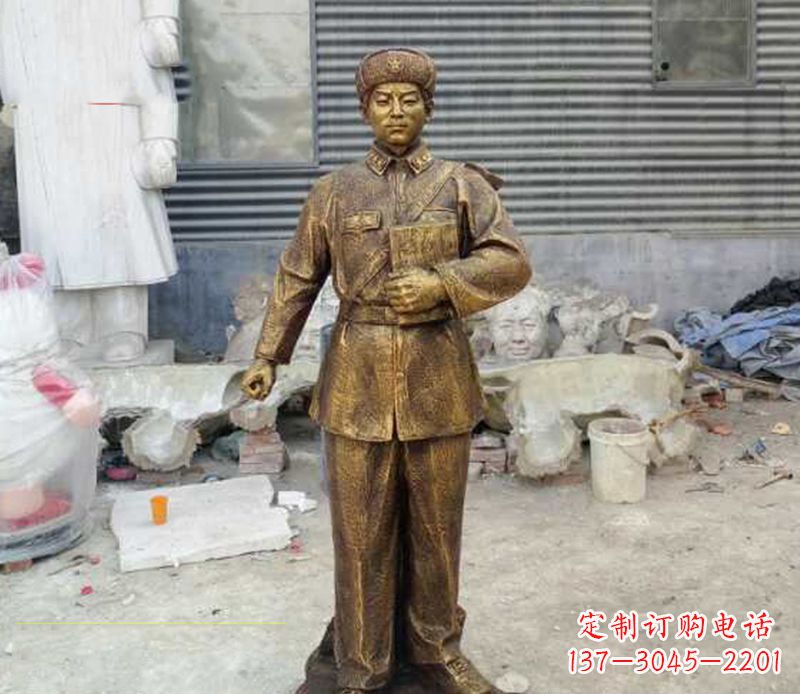 嘉兴传承爱国精神,让雷锋雕塑永久守护家园
