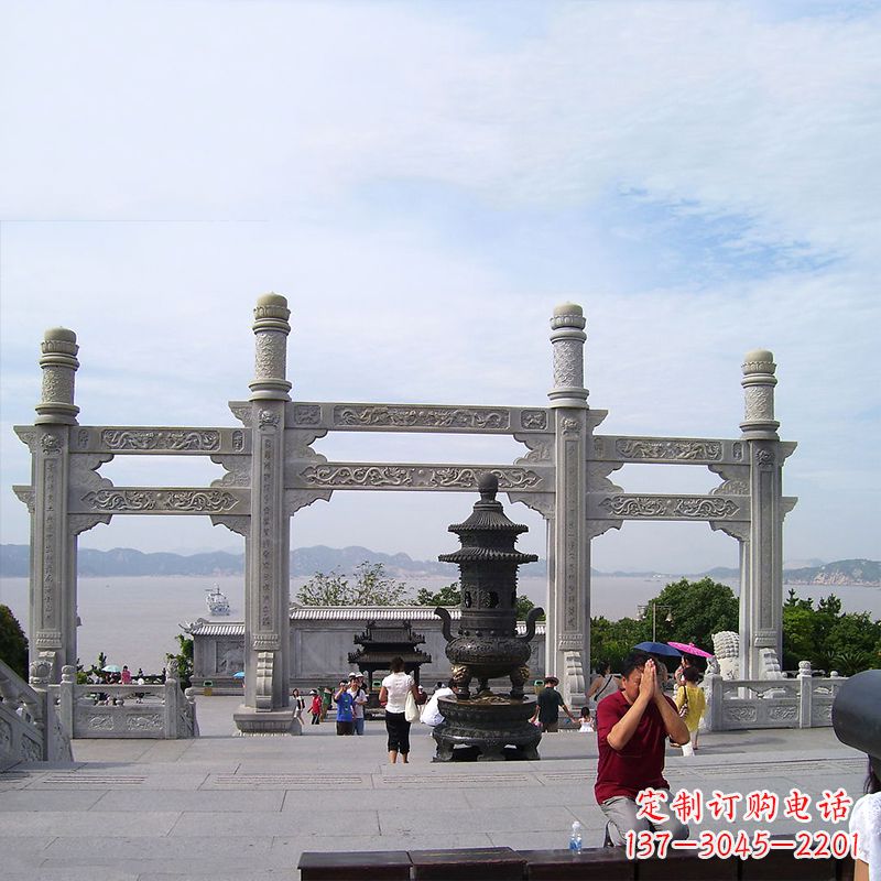 嘉兴寺院冲天式石雕牌坊