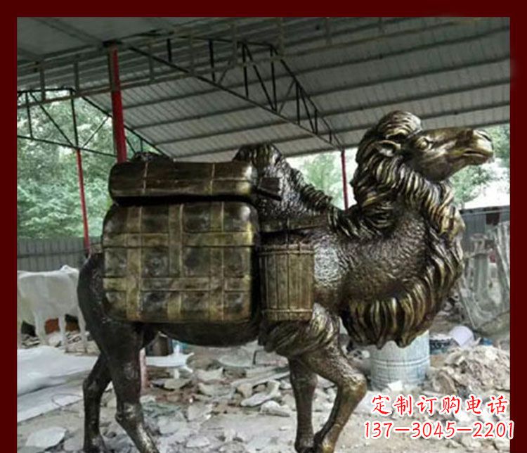 嘉兴拖行李的骆驼动物铜雕