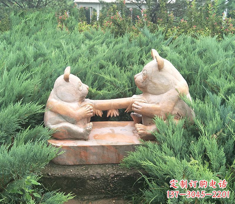 嘉兴晚霞红熊猫母子石雕