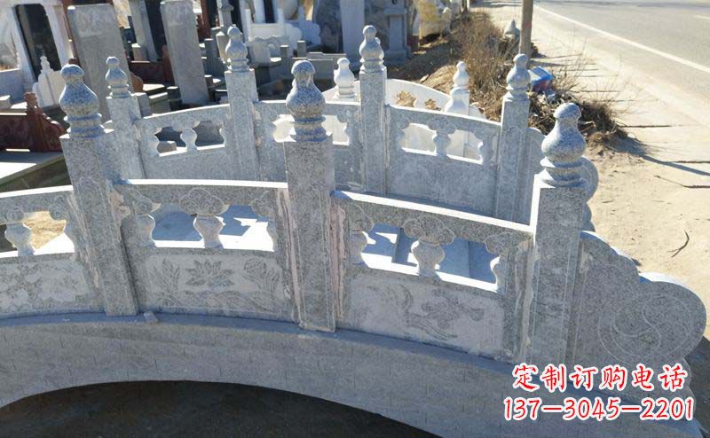 嘉兴小区公园大理石拱桥
