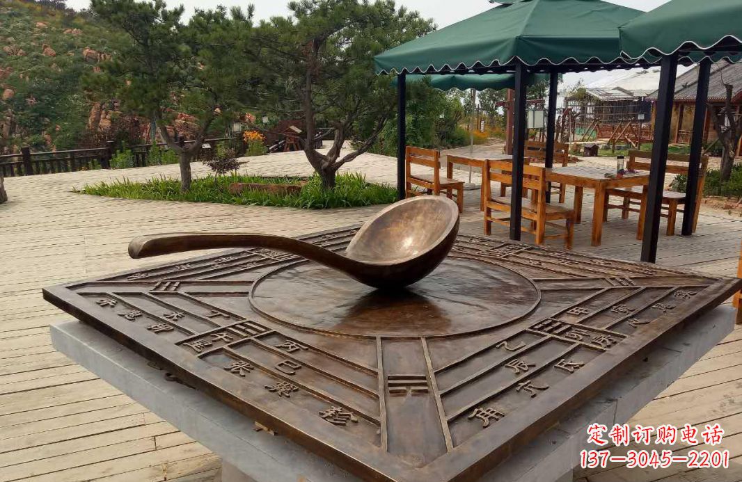嘉兴校园古代司南铜雕
