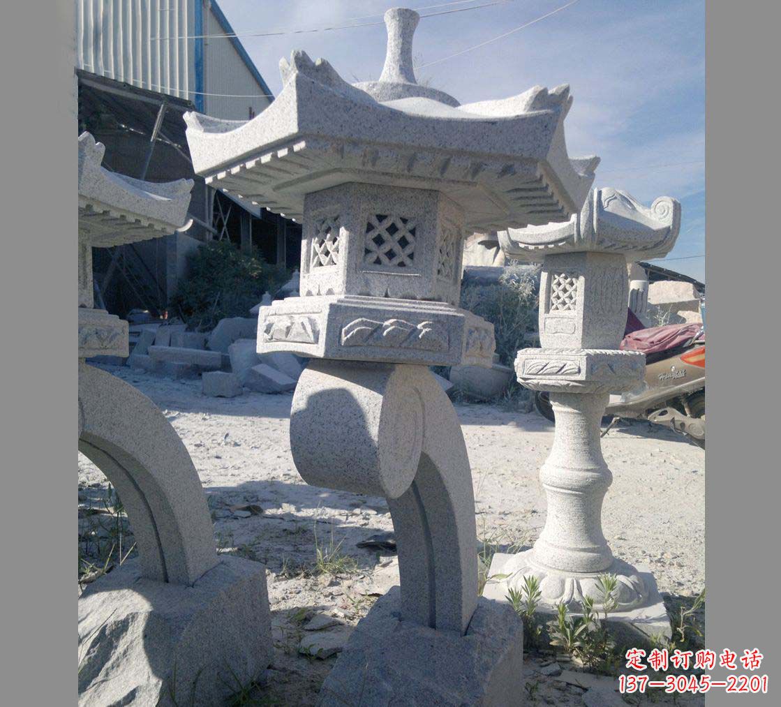 嘉兴园林景观草坪石灯雕塑