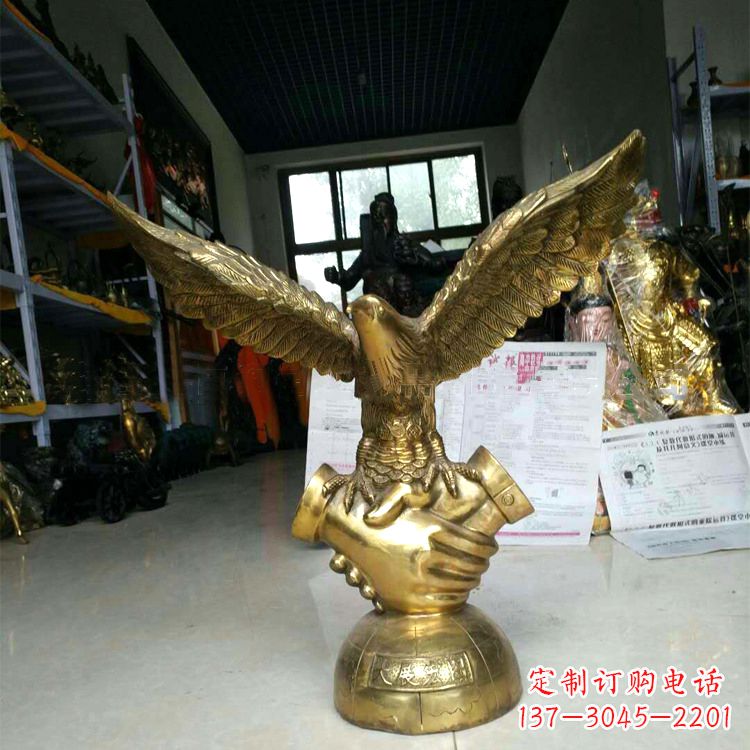 嘉兴铸铜老鹰雕塑大展宏图